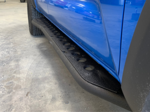 Step Edition Rock Slider For 24-Present Toyota Tacoma/Double Cab Long Bed W/ Kick Out/Yes (Powdercoat)/Powdercoat Cali Raised LED