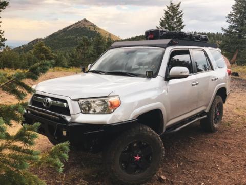 10-21 4Runner Economy Roof Rack Rack and 42 in Single Row White LED Light Bar Small Style OEM Style LED Light Bar Switch Cali Raised LED